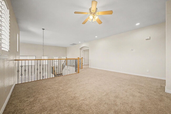 Building Photo - 8425 W Northview Ave