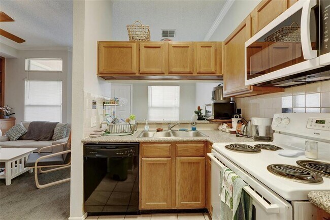Building Photo - 2802 Nueces St