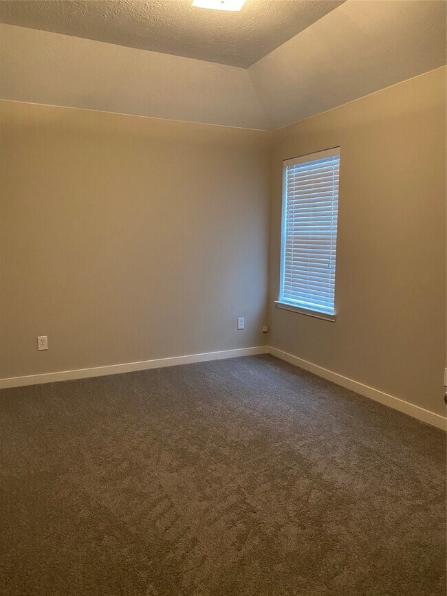 Building Photo - 2249 Waxwing Dr