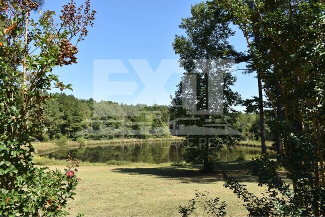 Building Photo - 3 Bedroom, 2 Bathroom Home in a Beautiful Country Setting