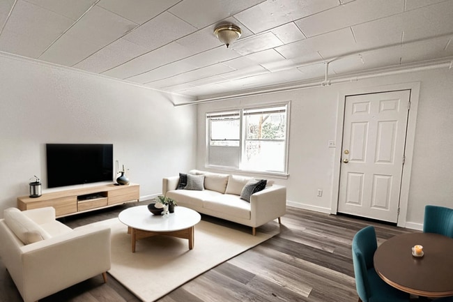 Building Photo - Arbor Court 1802