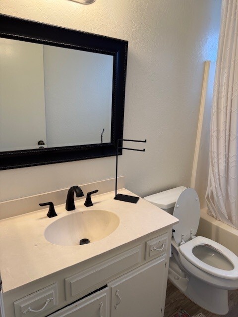 Building Photo - 500 Poinsettia Ave