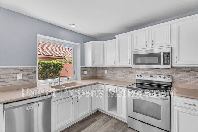 Building Photo - 1575 S Pennington Dr