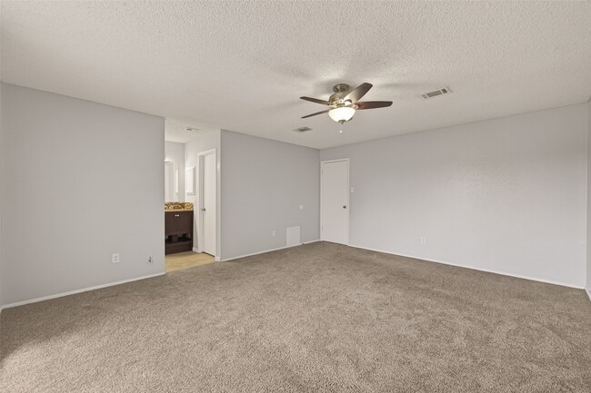 Building Photo - 1806 Foxlake Dr