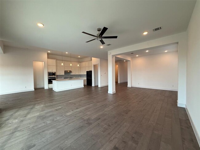 Building Photo - 1801 Cullera Dr
