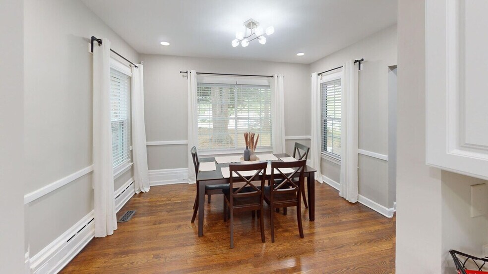 Building Photo - 1114 Fayetteville Rd SE