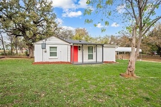 Building Photo - 705 Moseley St