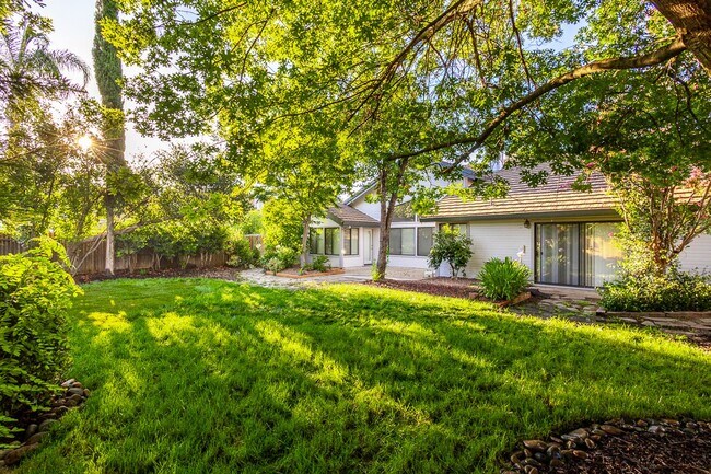 Building Photo - 11859 S Carson Way