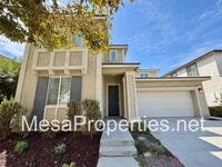 Building Photo - 3244 E Yellowstone Dr