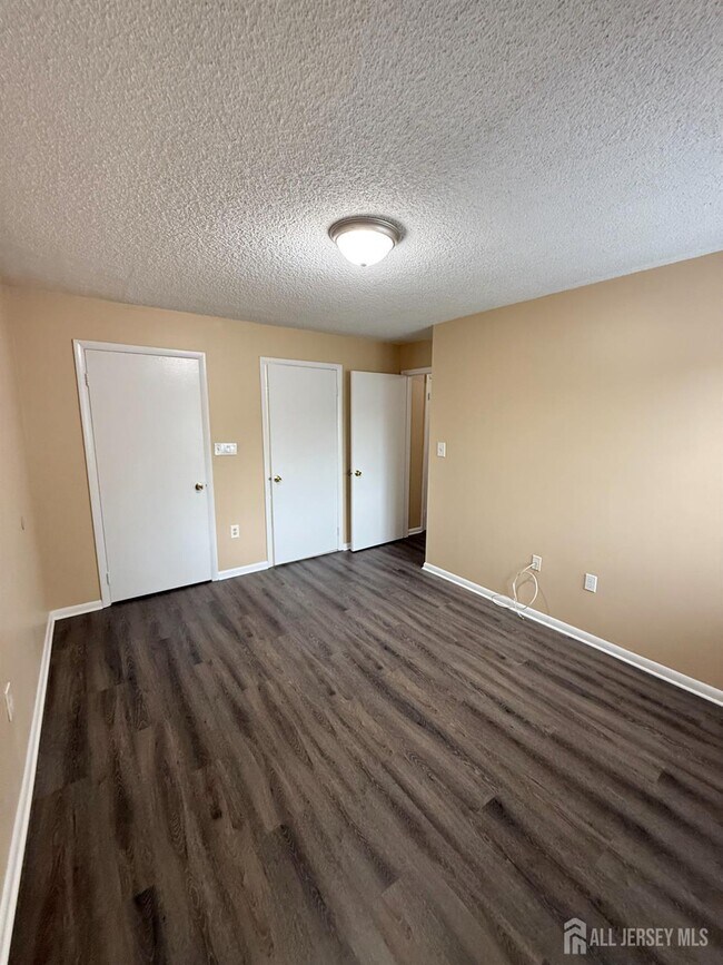 Building Photo - 5205 Ravens Crest Dr