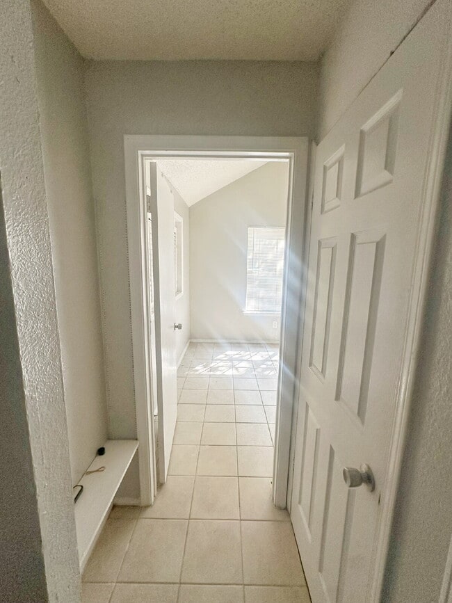 Building Photo - 7508 Oak Chase