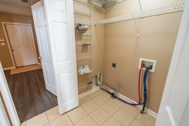 Building Photo - 4434 Gearhart Rd