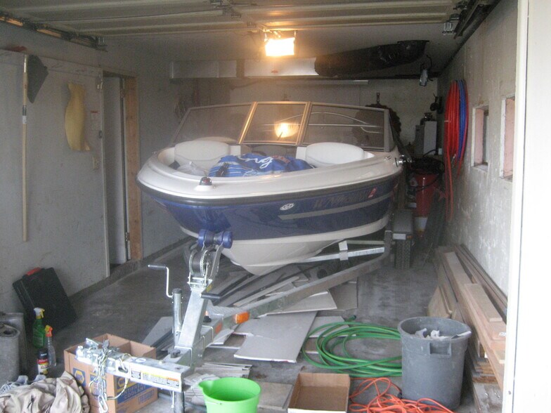 Garage - 3512 East Ben Burr Boulevard