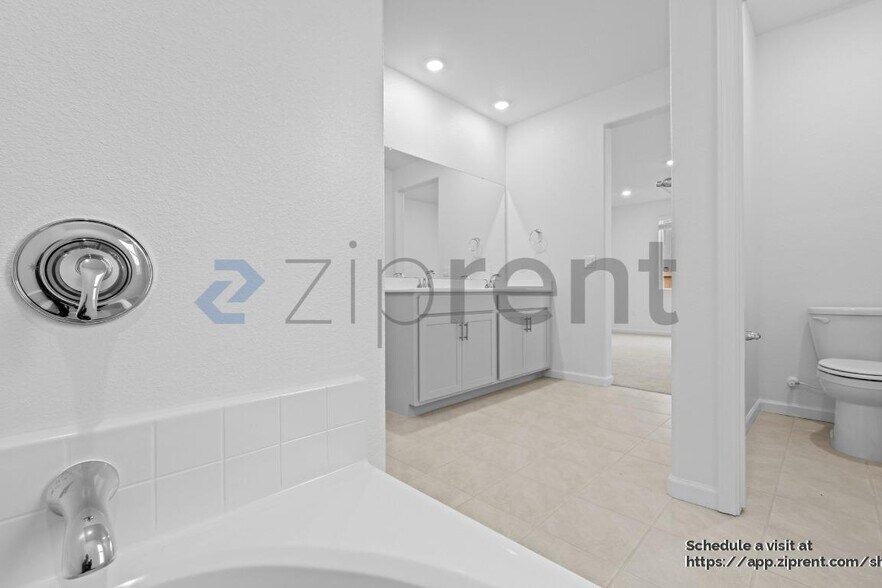 Building Photo - 2494 Zellerbach St