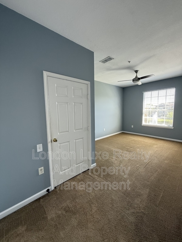 Building Photo - 7990 Baymeadows Rd