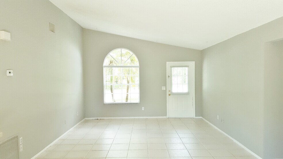 Building Photo - 1626 SW Bascom Ave