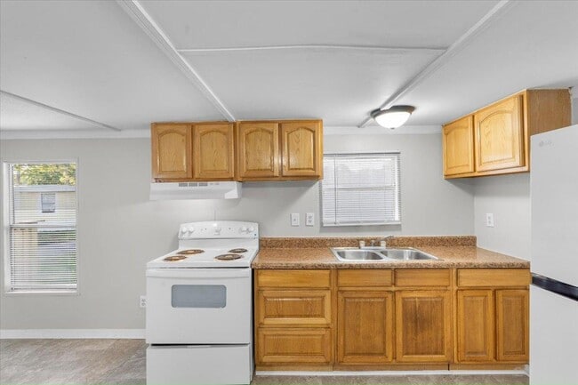 Building Photo - 10166 103rd St