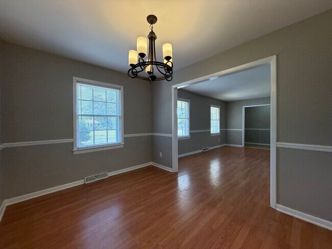 Building Photo - 105 Coker Dr