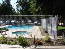 Building Photo - Captains Cove