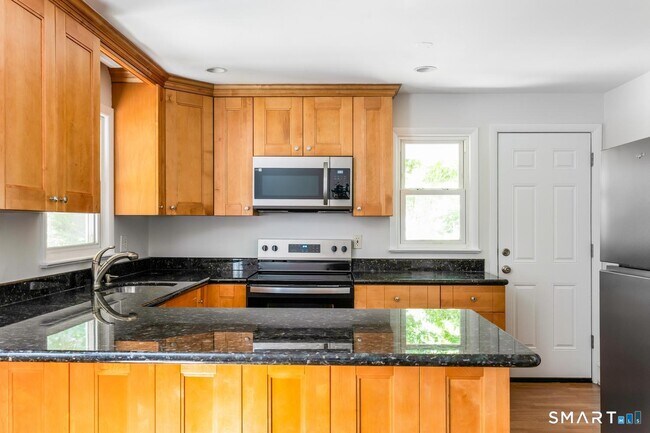 Building Photo - 26 Lenox Ave