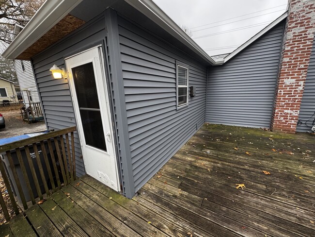 Building Photo - 935 Sheridan St