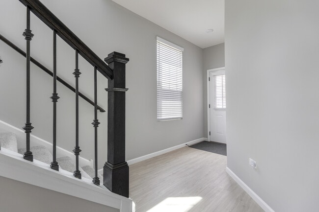 Building Photo - 2227 Ryegrass Ln