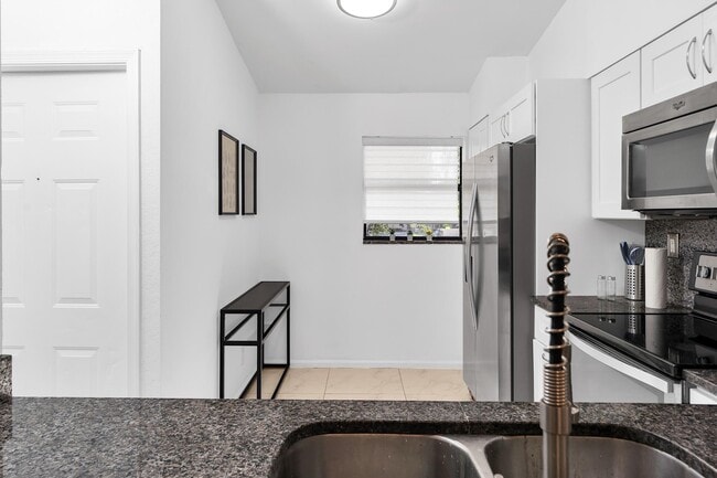 Building Photo - 3139 Millwood Terrace