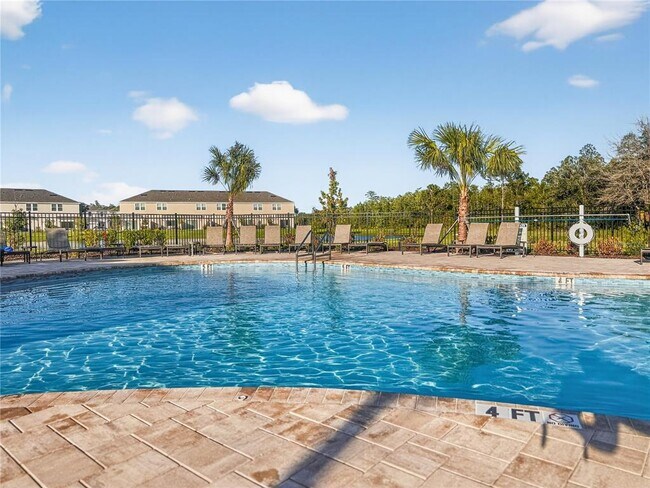 Building Photo - 2735 Skyline Lp