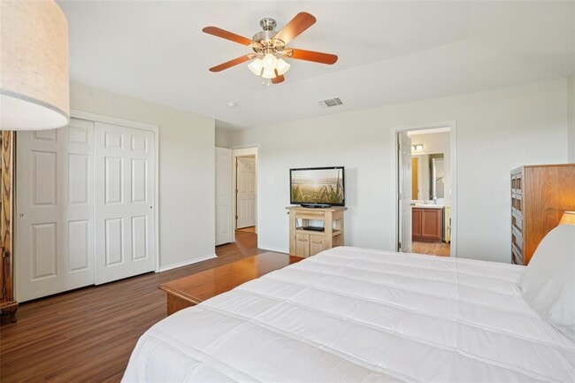 Building Photo - 410 S Water Ln