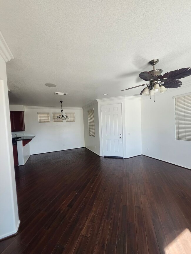 Building Photo - Chino 4 bedroom Beauty