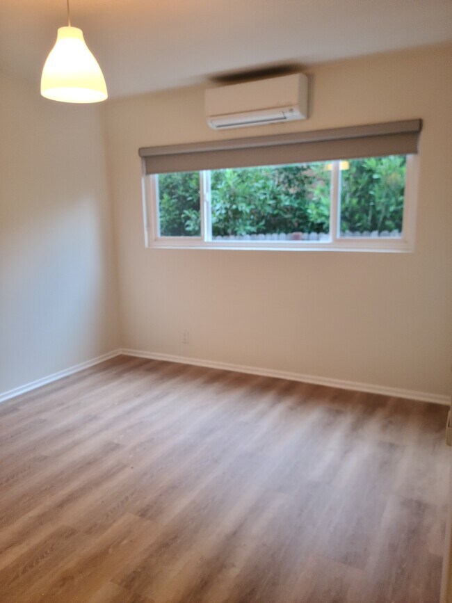 Building Photo - 734 Ashland Ave