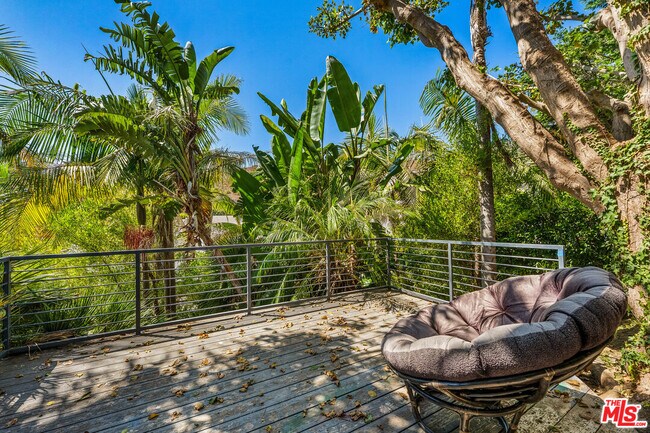 Building Photo - 3614 Malibu Country Dr