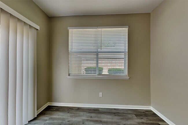 Building Photo - 1610 Blossom Creek Ct