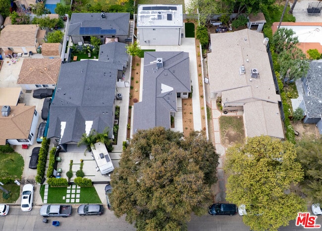 Building Photo - 6835 Yolanda Ave
