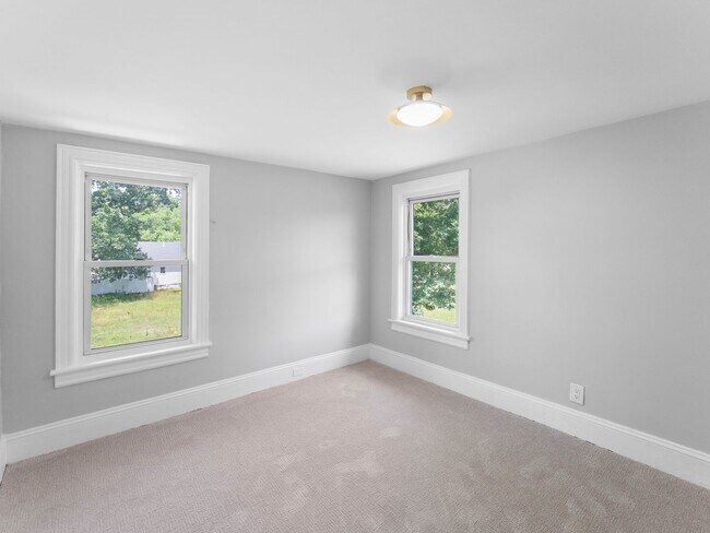 Building Photo - Updated 3-Bedroom Home with Spacious Yard in Hainesport