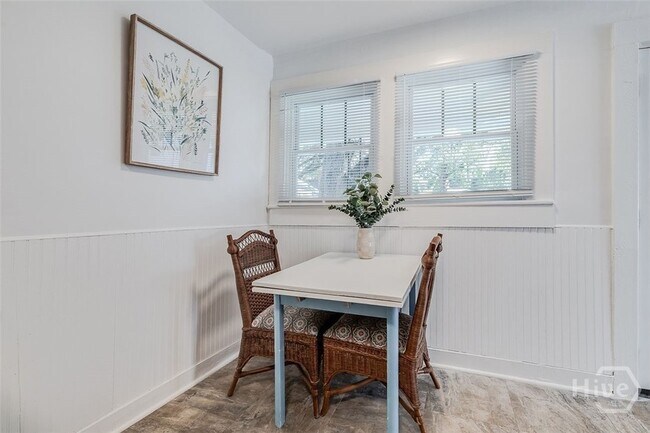 Building Photo - 1317 E 38th St