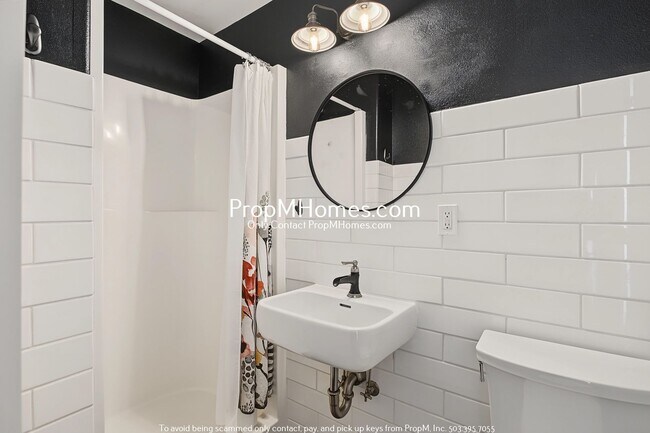 Building Photo - Beautifully Updated 4 Bedroom Home in Hillsboro!