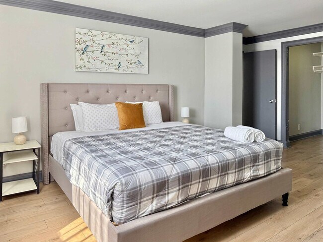 Building Photo - 215 Piedmont Ave NE