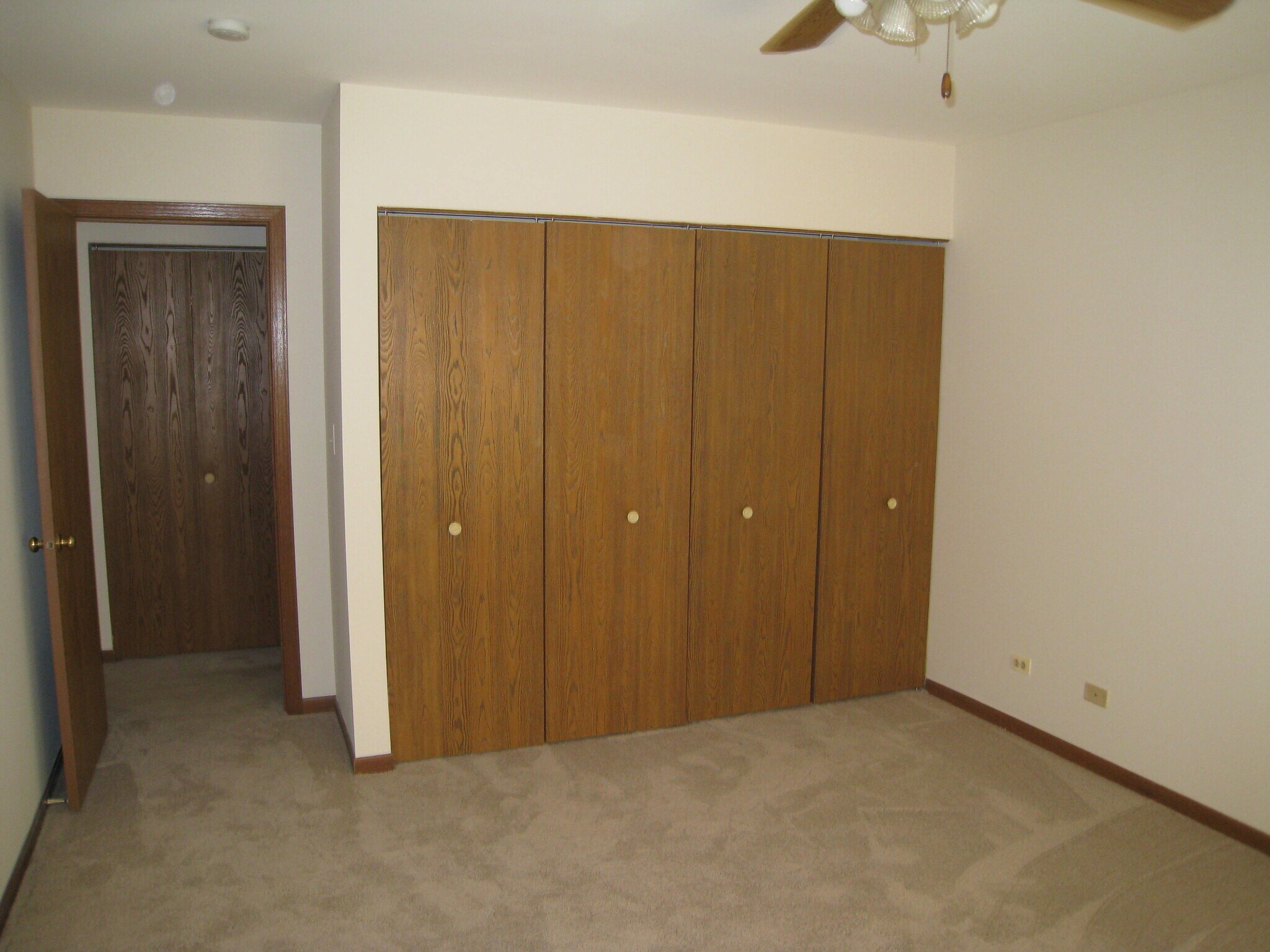Building Photo - 158 N Brockway St