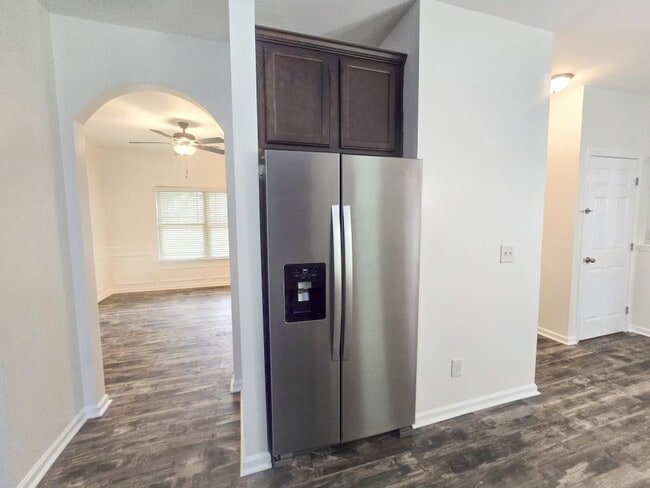 Building Photo - 1437 Balvaird Dr SE