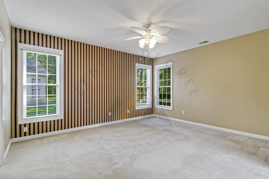 Building Photo - 11 Eagle Pointe Cir