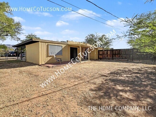 Building Photo - 4564 E Seneca St