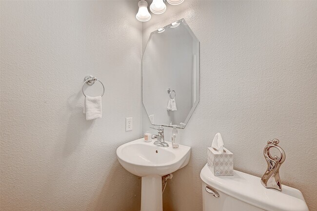 Building Photo - 13600 Breton Ridge St