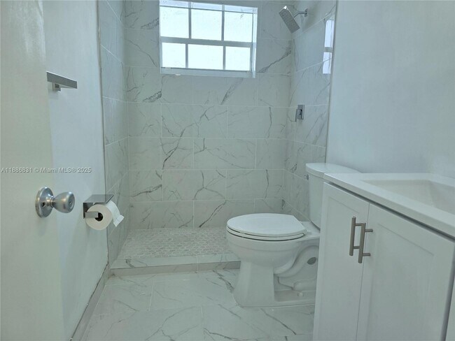 Building Photo - 8000 Tatum Waterway Dr