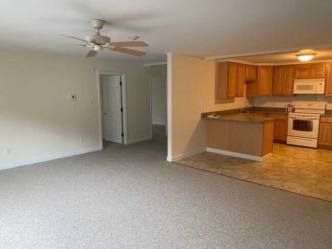 Building Photo - 23 Elm St