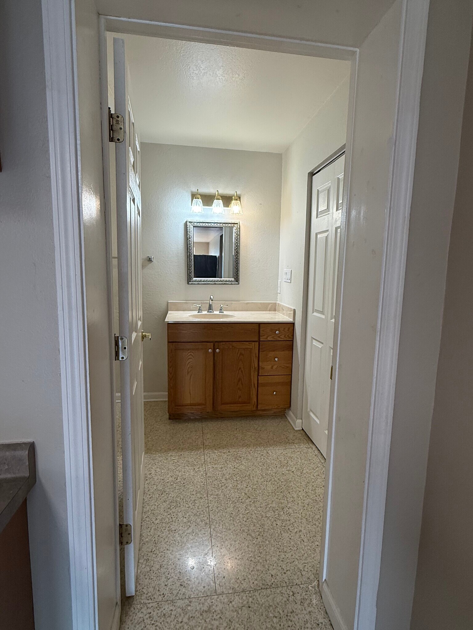 Bathroom - 2912 Delille St