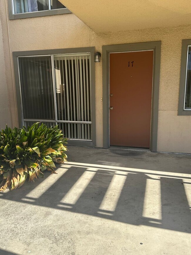 Building Photo - 7434 Mesa College Dr