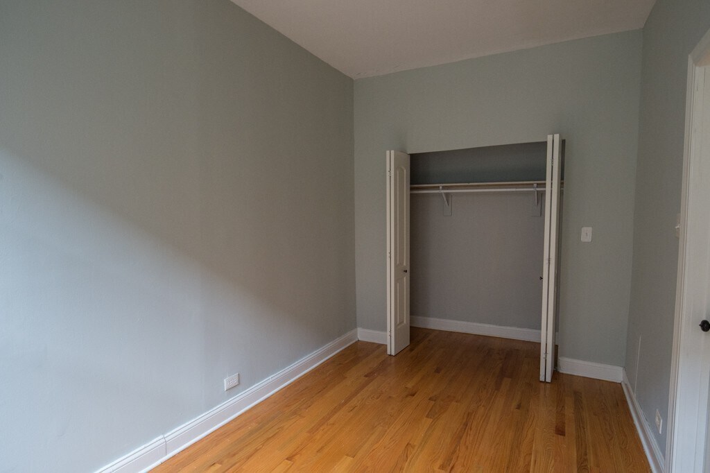 Building Photo - 4619 N Paulina St