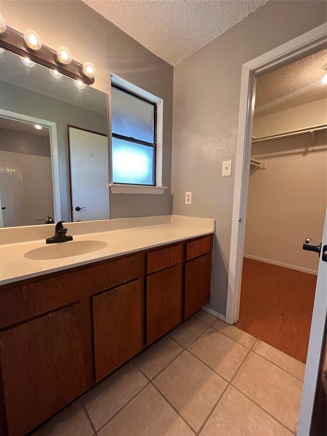 Building Photo - 5309 Indio Dr