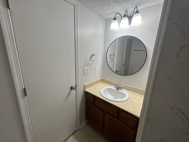 Building Photo - 3609 Juneau Rd